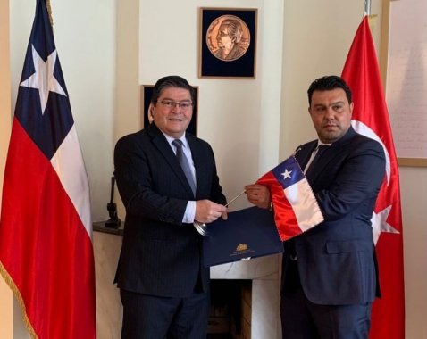 Chilean Ambassador to Turkey receives the new Honorary Consul in Gaziantep