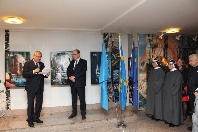 Embajador Fernando Ayala en homenaje de la embajada sueca a Harald Edelstam.